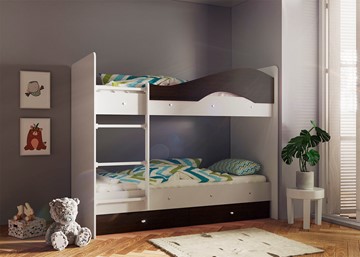 Детская  двухъярусная кровать Мая с 2 ящиками на щитах, корпус Млечный дуб, фасад Венге в Одинцово